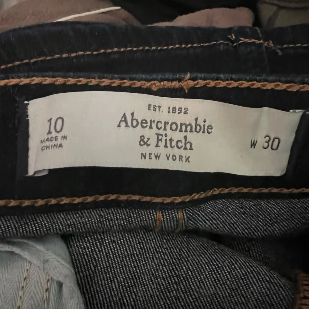 2 pairs Abercrombie & Fitch size 10 dark rinse flare jeans. 1 pair is NEW. - Picture 5 of 5